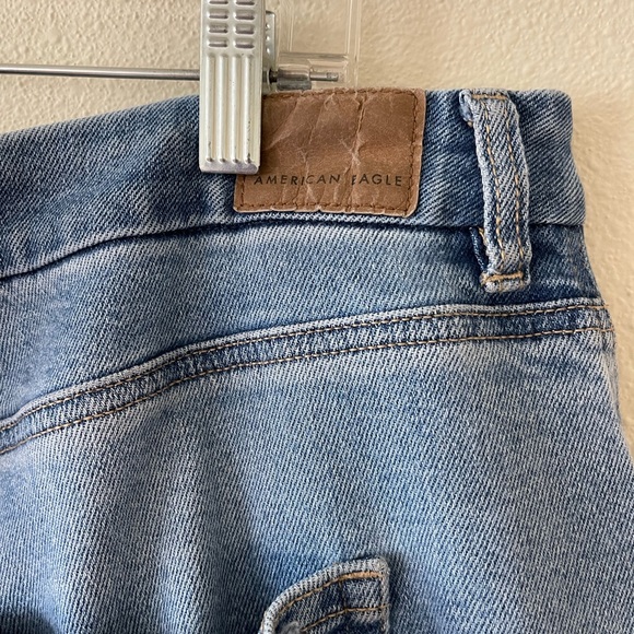 American Eagle Size 20 Distressed Mom Jean High Rise - Picture 4 of 9